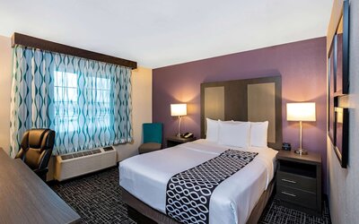 La Quinta Inn & Suites by Wyndham Las Vegas Nellis