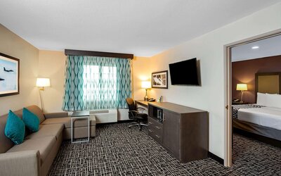 La Quinta Inn & Suites by Wyndham Las Vegas Nellis