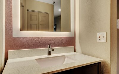 La Quinta Inn & Suites by Wyndham Las Vegas Nellis