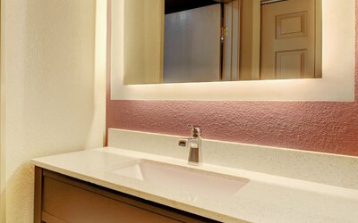 La Quinta Inn & Suites by Wyndham Las Vegas Nellis