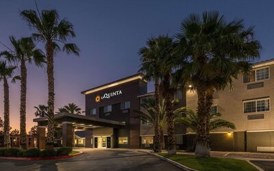 La Quinta Inn & Suites by Wyndham Las Vegas Nellis