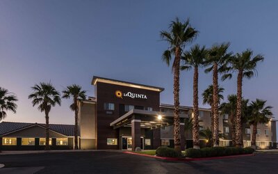 La Quinta Inn & Suites by Wyndham Las Vegas Nellis