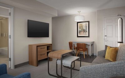 Homewood Suites by Hilton Alexandria / Pentagon South