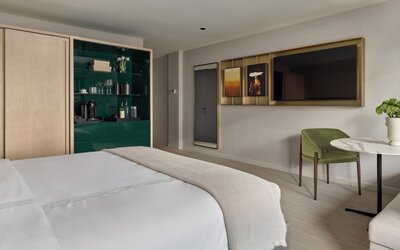 Hotel AKA Alexandria