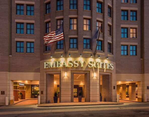 Embassy Suites by Hilton Alexandria Old Town