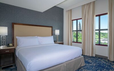 Embassy Suites by Hilton Alexandria Old Town