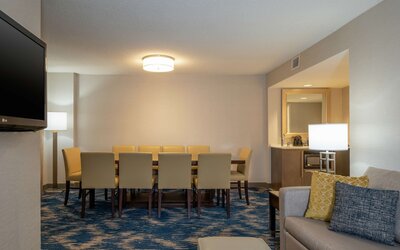 Embassy Suites by Hilton Alexandria Old Town