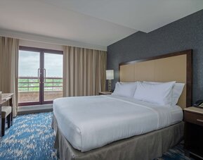 Embassy Suites by Hilton Alexandria Old Town