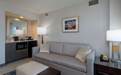 Embassy Suites by Hilton Alexandria Old Town