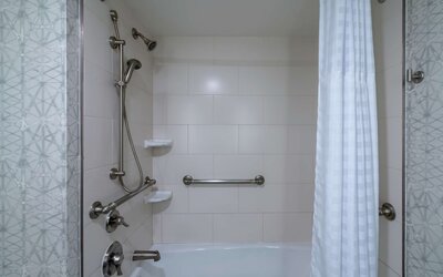 Embassy Suites by Hilton Alexandria Old Town