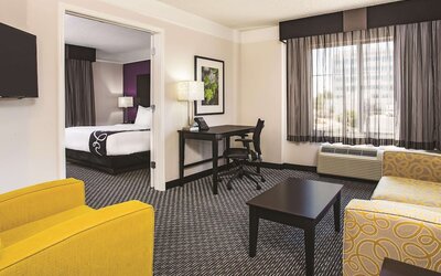 La Quinta Inn & Suites by Wyndham Las Vegas Summerlin Tech