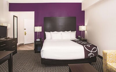 La Quinta Inn & Suites by Wyndham Las Vegas Summerlin Tech