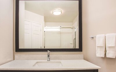 La Quinta Inn & Suites by Wyndham Las Vegas Summerlin Tech