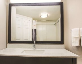 La Quinta Inn & Suites by Wyndham Las Vegas Summerlin Tech