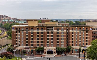 Hilton Alexandria Old Town