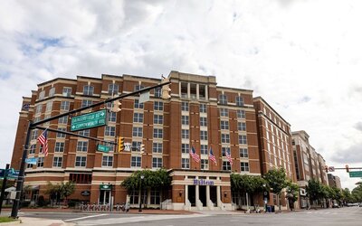 Hilton Alexandria Old Town