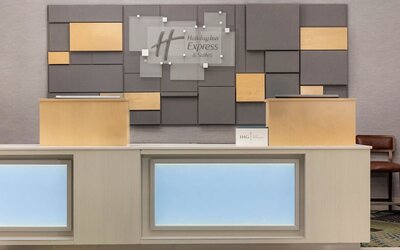 Holiday Inn Express & Suites Las Vegas SW - Spring Valley by IHG