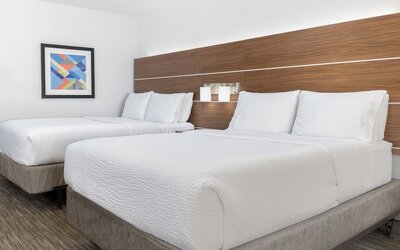 Holiday Inn Express & Suites Las Vegas SW - Spring Valley by IHG