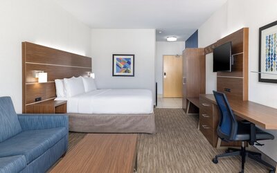 Holiday Inn Express & Suites Las Vegas SW - Spring Valley by IHG