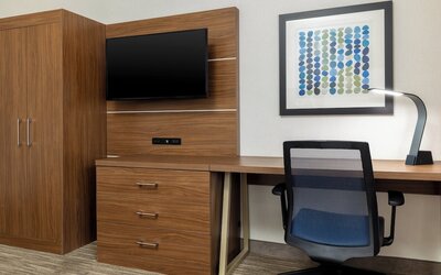 Holiday Inn Express & Suites Las Vegas SW - Spring Valley by IHG