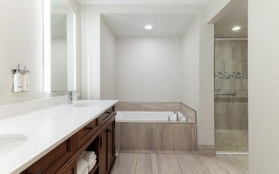Holiday Inn Express & Suites Las Vegas SW - Spring Valley by IHG