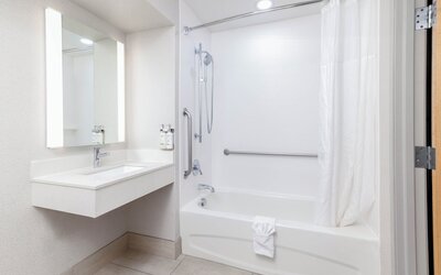 Holiday Inn Express & Suites Las Vegas SW - Spring Valley by IHG