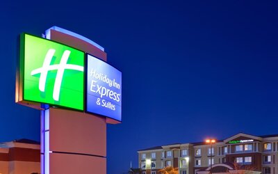 Holiday Inn Express & Suites Las Vegas SW - Spring Valley by IHG