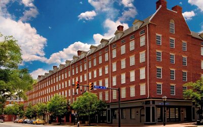 The Alexandrian Old Town Alexandria, Autograph Collection