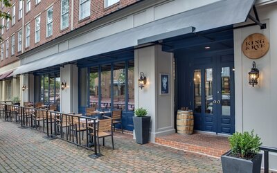 The Alexandrian Old Town Alexandria, Autograph Collection