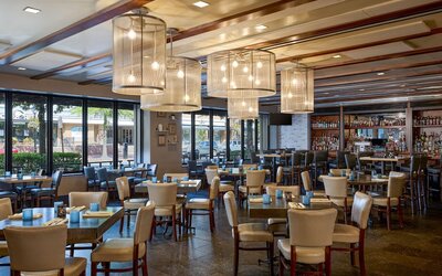 The Alexandrian Old Town Alexandria, Autograph Collection