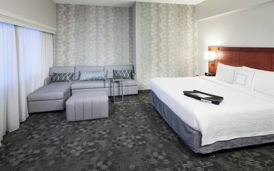 Courtyard by Marriott Alexandria Old Town/Southwest