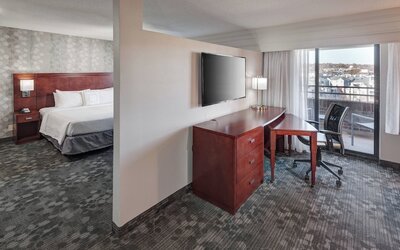Courtyard by Marriott Alexandria Old Town/Southwest