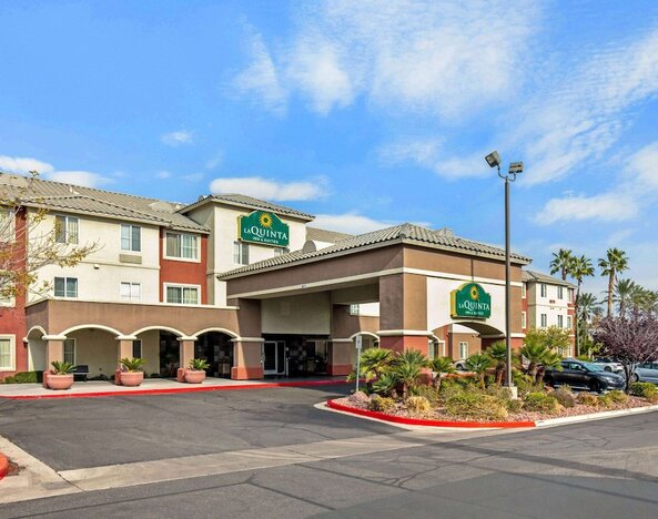 La Quinta Inn & Suites by Wyndham Las Vegas Red Rock