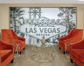 La Quinta Inn & Suites by Wyndham Las Vegas Red Rock