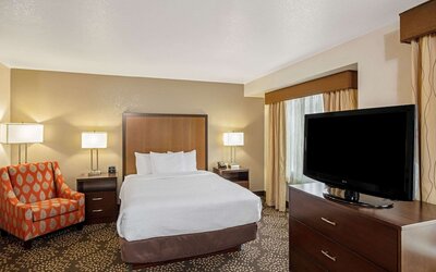 La Quinta Inn & Suites by Wyndham Las Vegas Red Rock