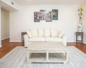 Comfy and Cozy - Min from National Mall