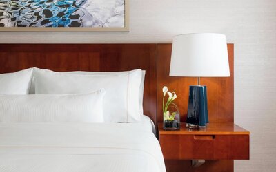 Deluxe Room, 1 King Bed, City View