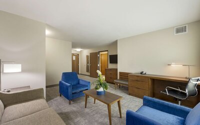 Best Western Plus Henderson Hotel
