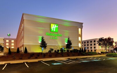 Holiday Inn Hotel & Suites Atlanta Airport-North by IHG