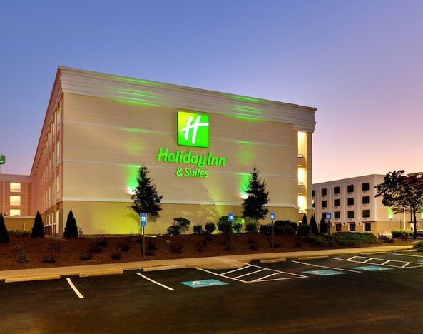 Holiday Inn Hotel & Suites Atlanta Airport-North by IHG