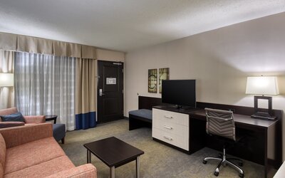Holiday Inn Hotel & Suites Atlanta Airport-North by IHG