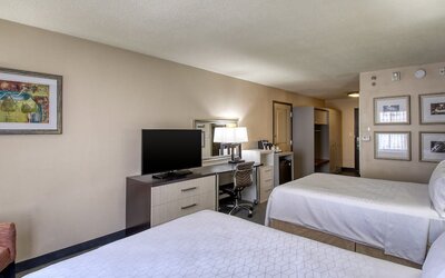 Holiday Inn Hotel & Suites Atlanta Airport-North by IHG