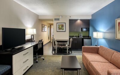 Holiday Inn Hotel & Suites Atlanta Airport-North by IHG