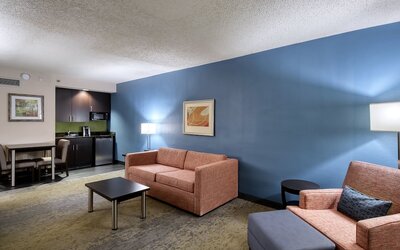Holiday Inn Hotel & Suites Atlanta Airport-North by IHG