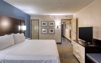 Holiday Inn Hotel & Suites Atlanta Airport-North by IHG