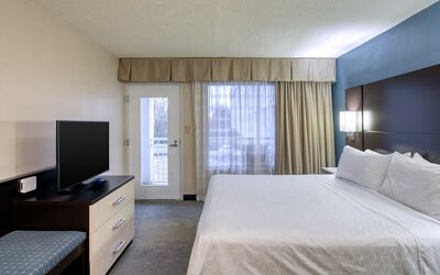 Holiday Inn Hotel & Suites Atlanta Airport-North by IHG