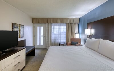 Holiday Inn Hotel & Suites Atlanta Airport-North by IHG