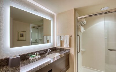 Holiday Inn Hotel & Suites Atlanta Airport-North by IHG