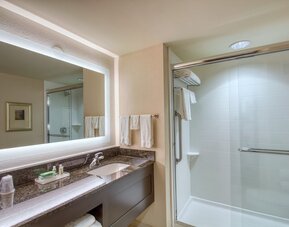 Holiday Inn Hotel & Suites Atlanta Airport-North by IHG