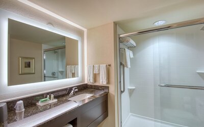 Holiday Inn Hotel & Suites Atlanta Airport-North by IHG